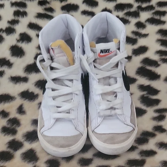 Nike Blazer Mid '77 Vintage White Black Sneakers | Women’s 7 - Picture 4 of 9